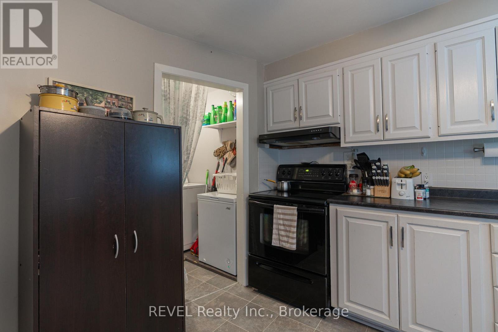 650 DEERE STREET - 16