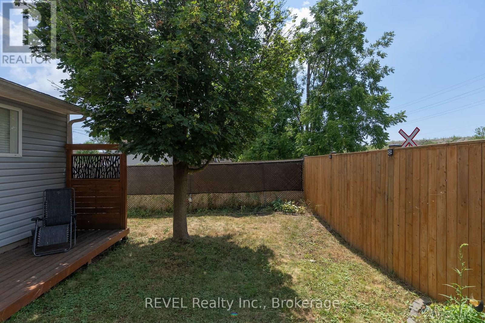 650 DEERE STREET - 33