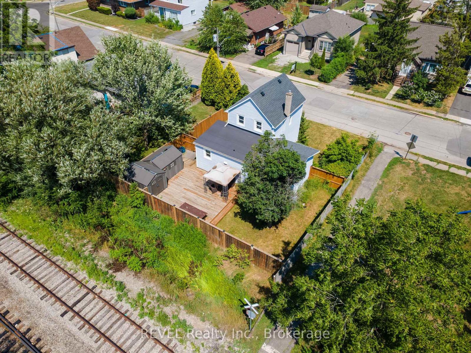 650 DEERE STREET - 6