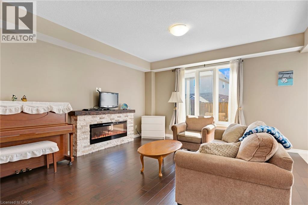 621 SUNDEW Drive, Waterloo — photo 11