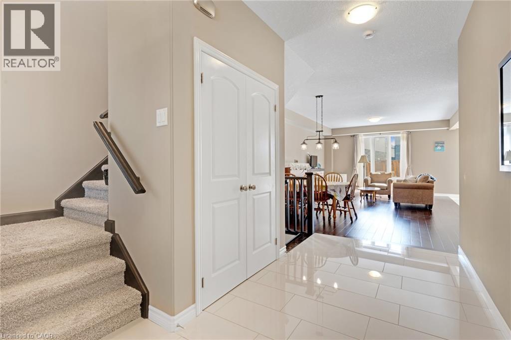 621 SUNDEW Drive, Waterloo — photo 7