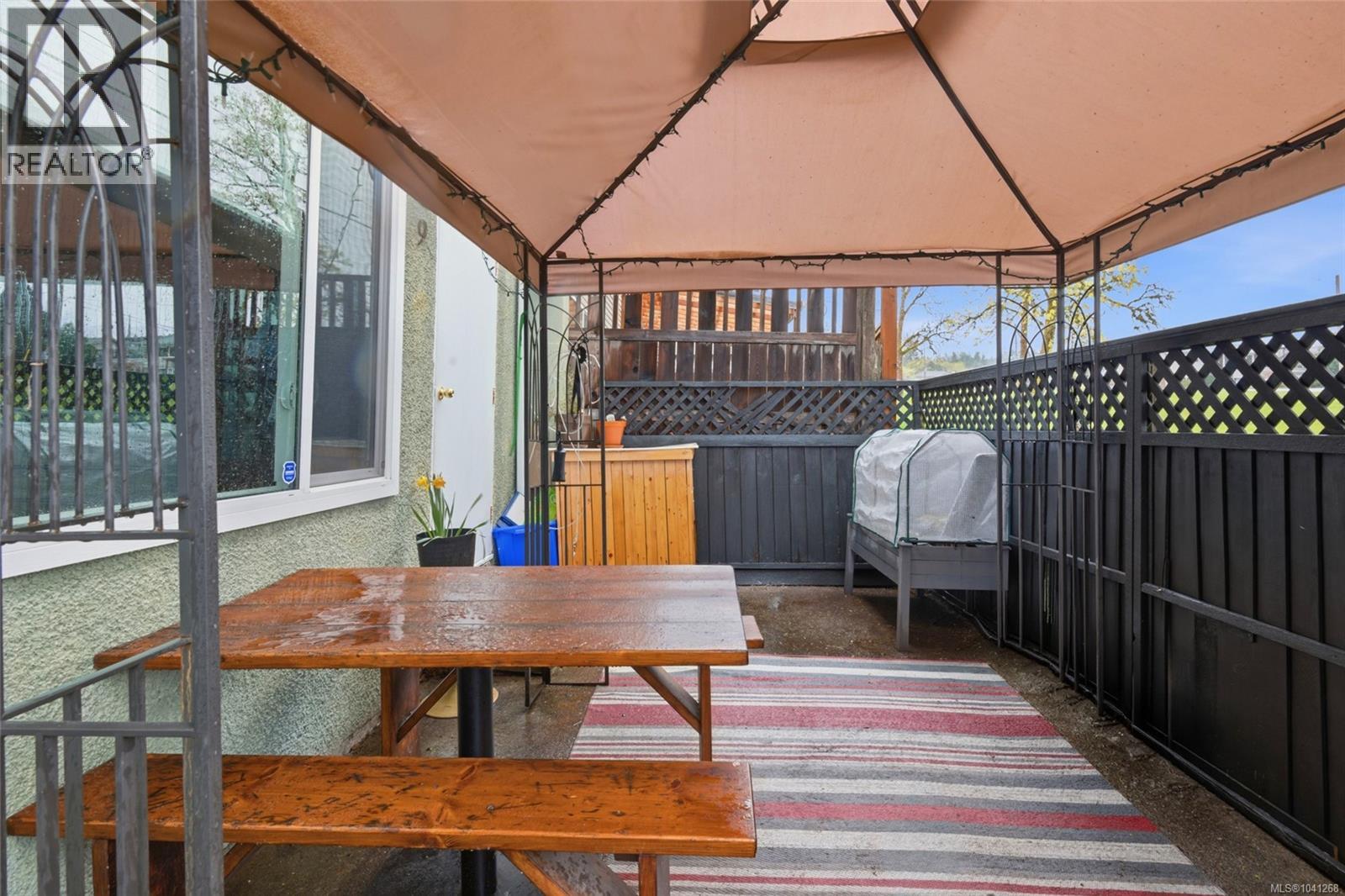 #9 4110 Kendall Ave - 14