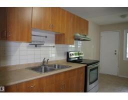 83 Amberly Co Nw, Edmonton, AB T5A2H9 Photo 9