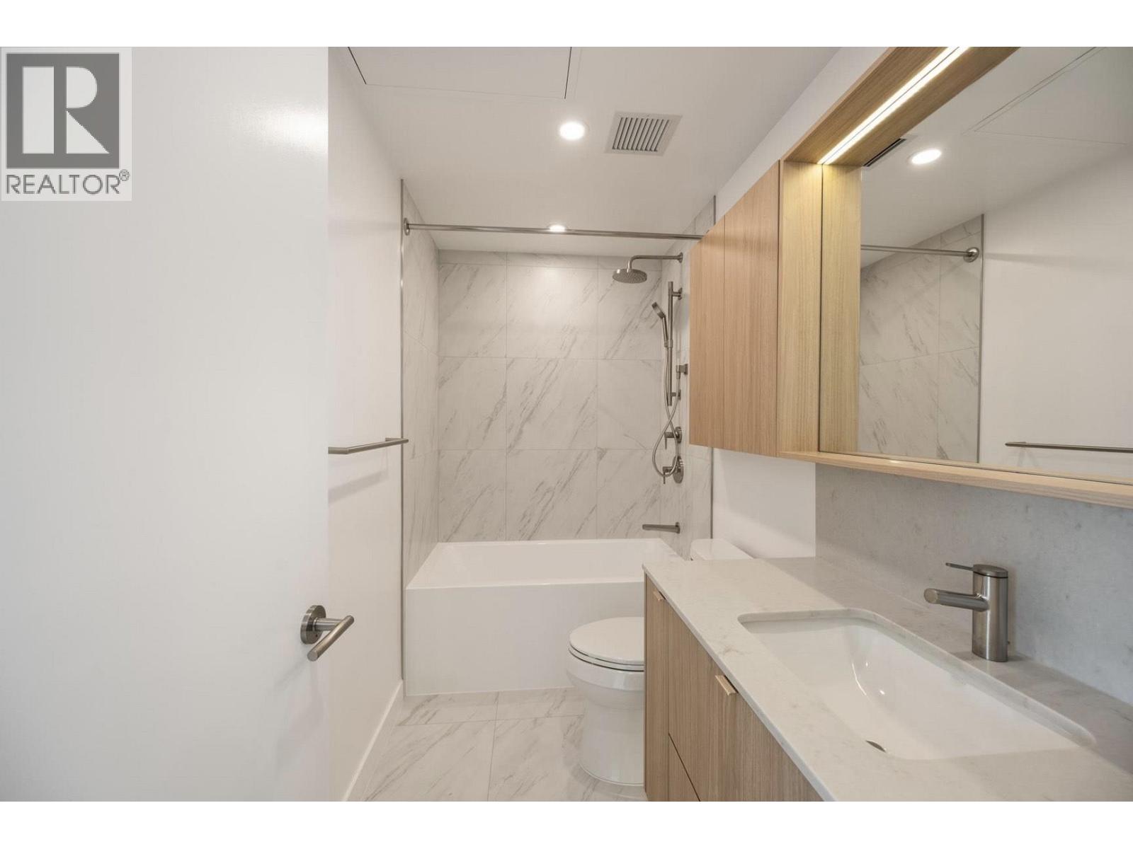 2XXX 626 CLAREMONT STREET, Coquitlam