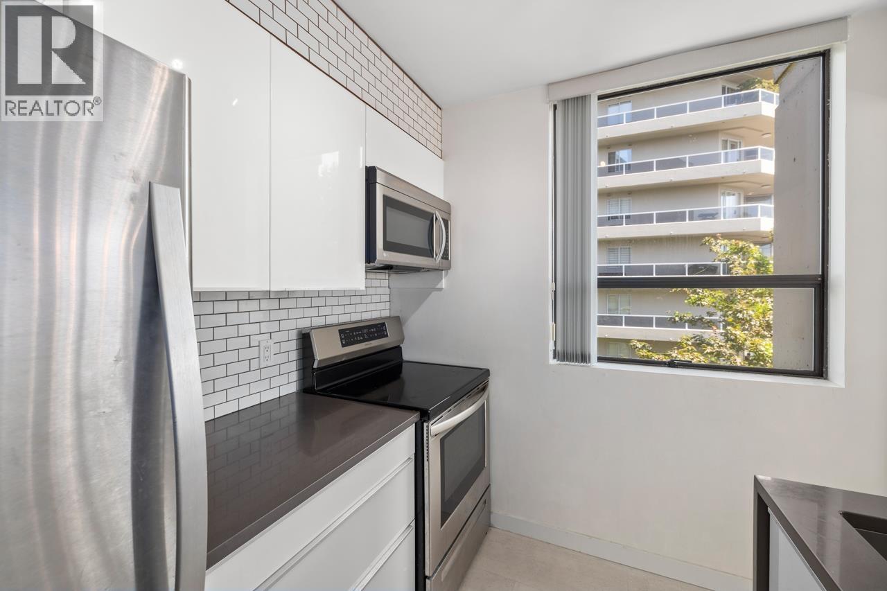 1737 DUCHESS AVENUE, West Vancouver