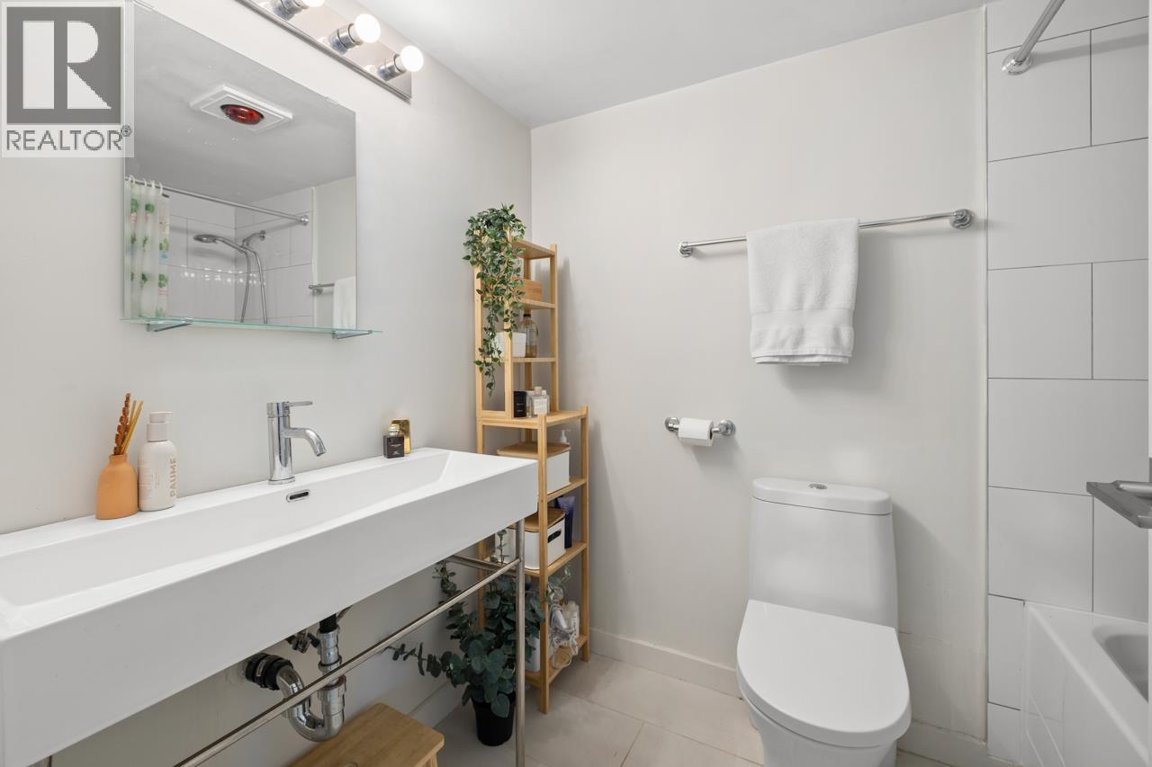 1737 DUCHESS AVENUE, West Vancouver