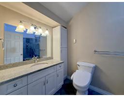 1909 E Southmere Crescent, Surrey, BC V4A6Z1 Photo 11