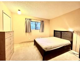 1909 E Southmere Crescent, Surrey, BC V4A6Z1 Photo 14