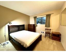 1909 E Southmere Crescent, Surrey, BC V4A6Z1 Photo 16