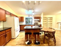1909 E Southmere Crescent, Surrey, BC V4A6Z1 Photo 6