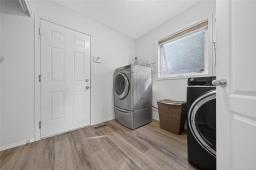 39 Carsdale Drive, Winnipeg, MB R2V4W9 Photo 36