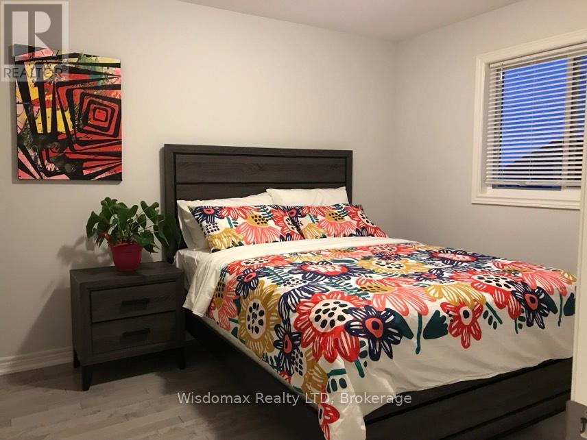 15 WINTERBERRY BOULEVARD, Thorold (Confederation Heights) — photo 10