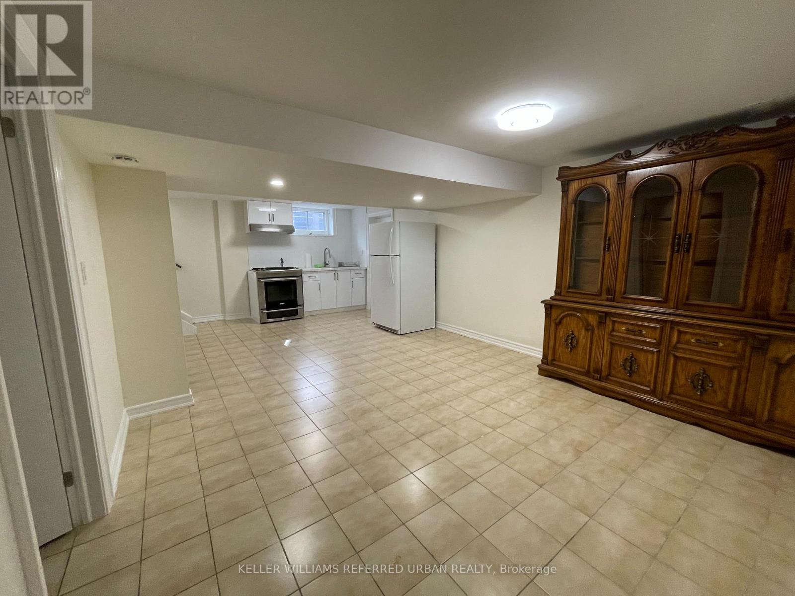 BSMT - 384 MAPLE LEAF DRIVE, Toronto (Maple Leaf) — photo 2
