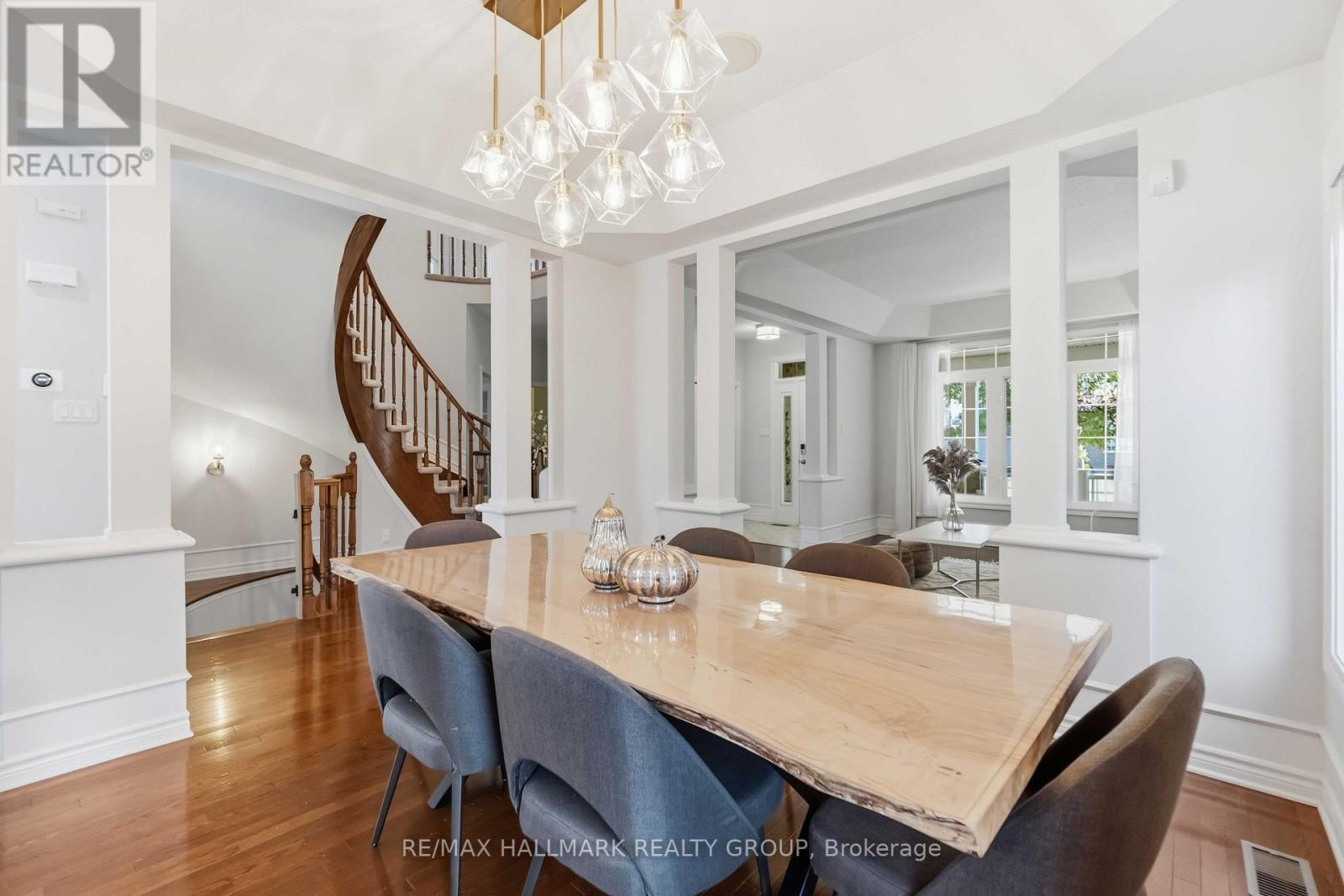212 JANET WAY - 15