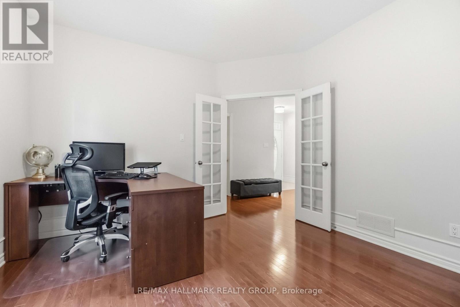 212 JANET WAY - 16
