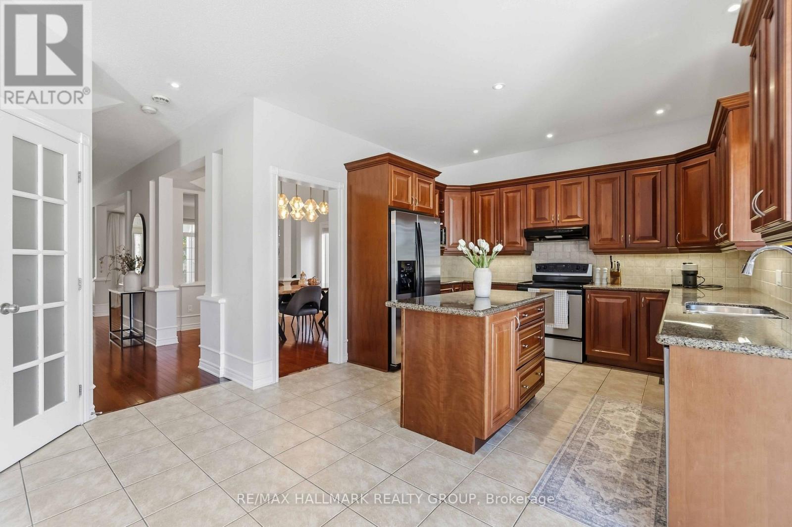 212 JANET WAY - 18