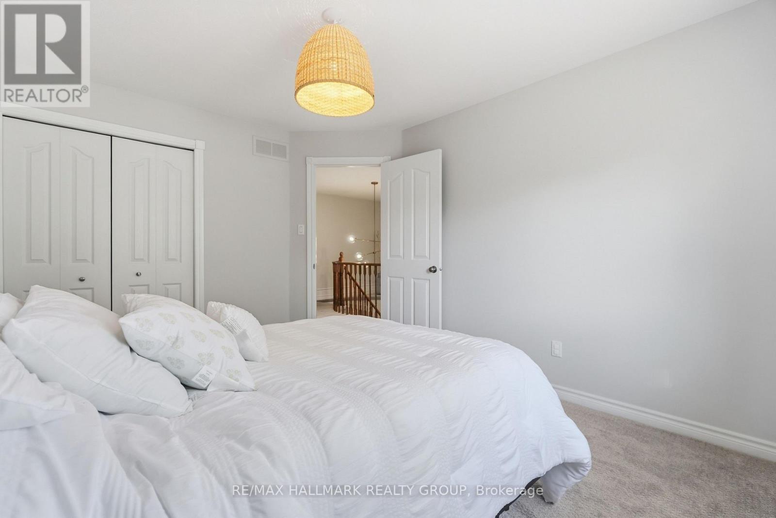 212 JANET WAY - 35