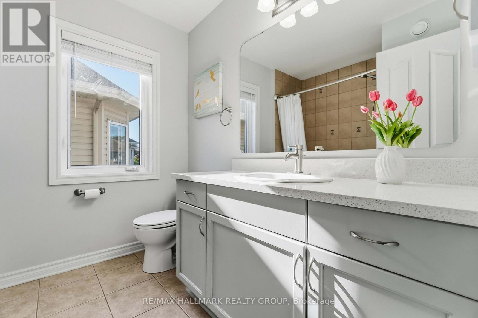 212 JANET WAY - 41