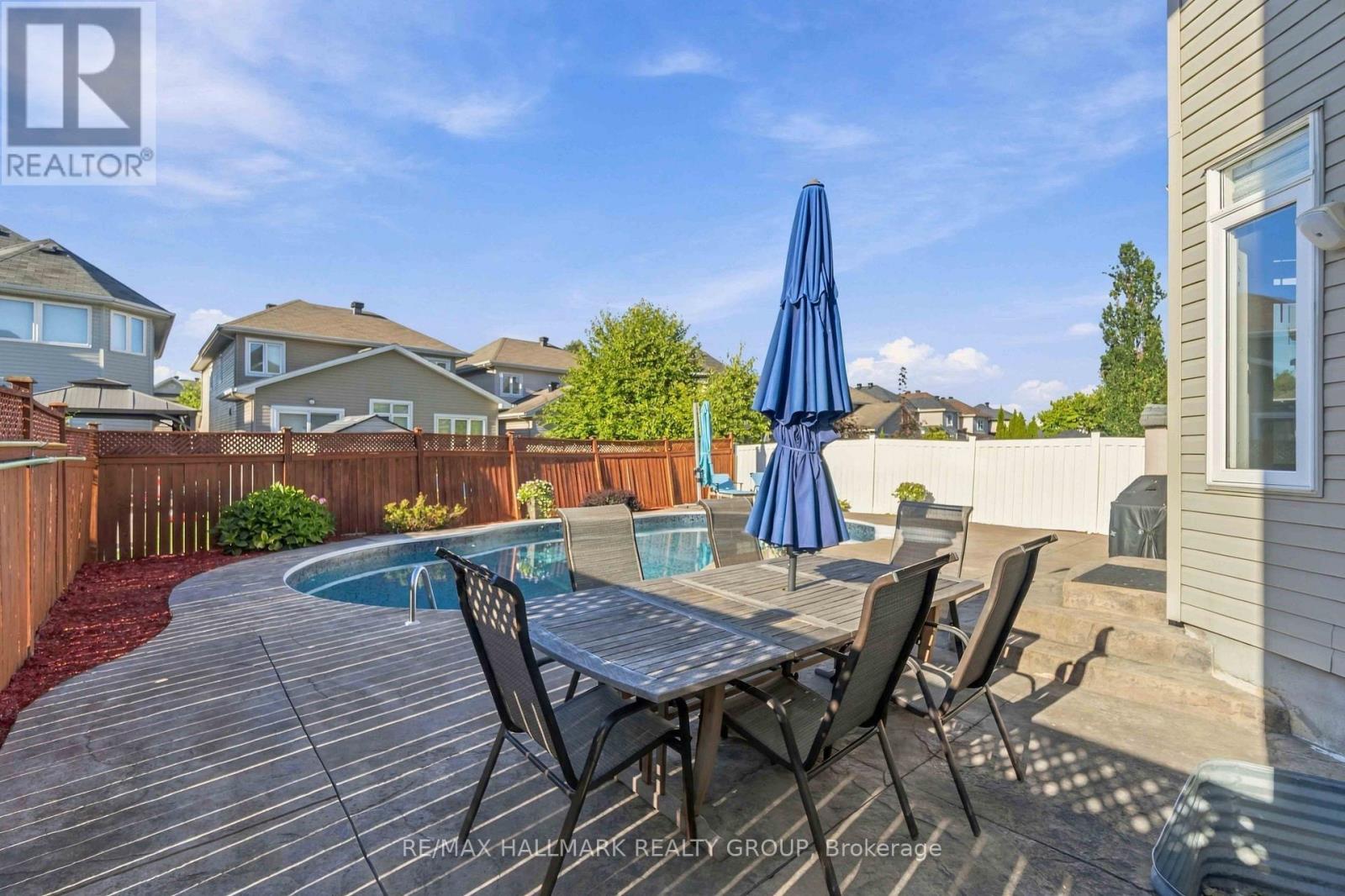 212 JANET WAY - 45