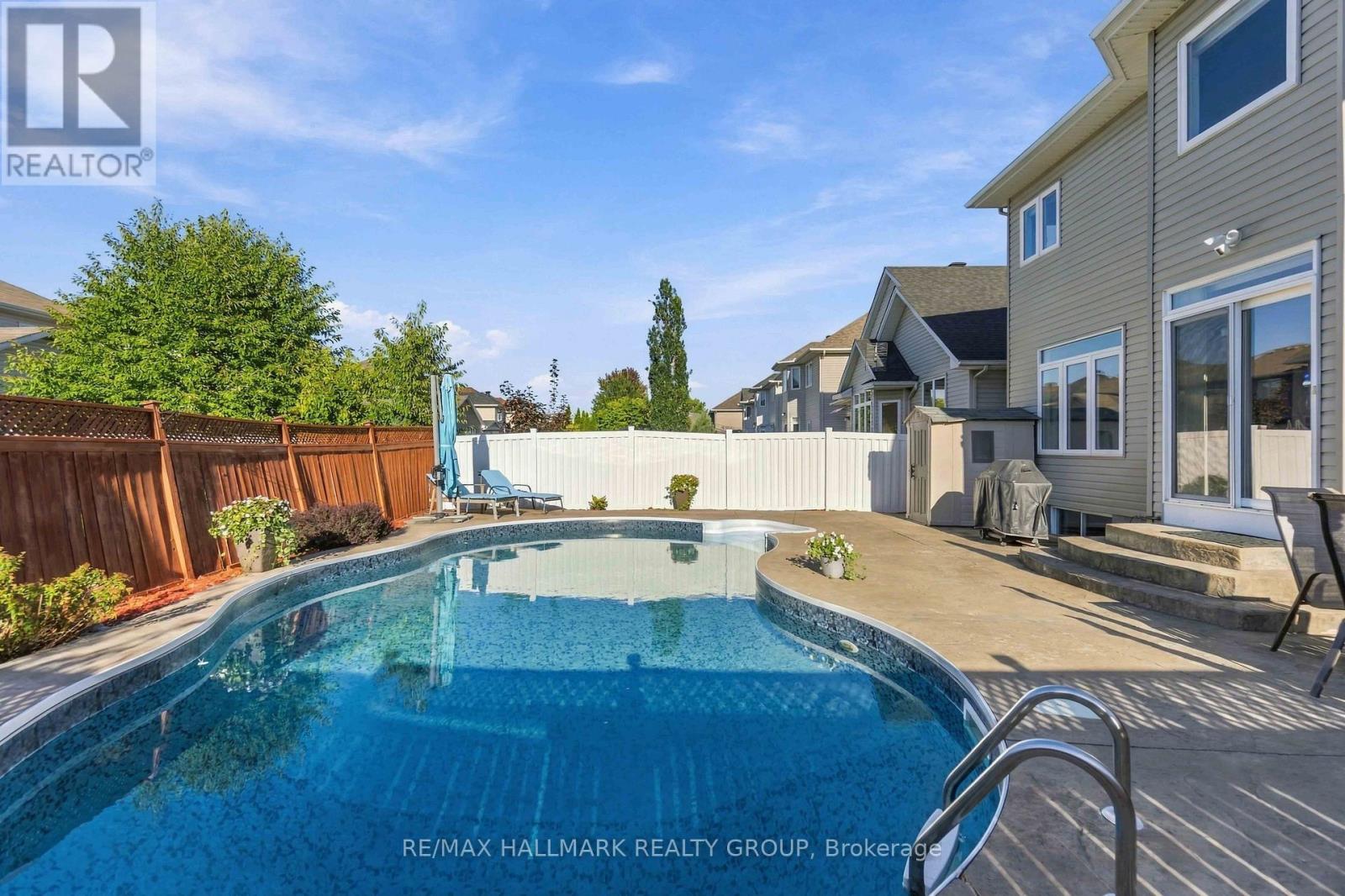 212 JANET WAY - 46