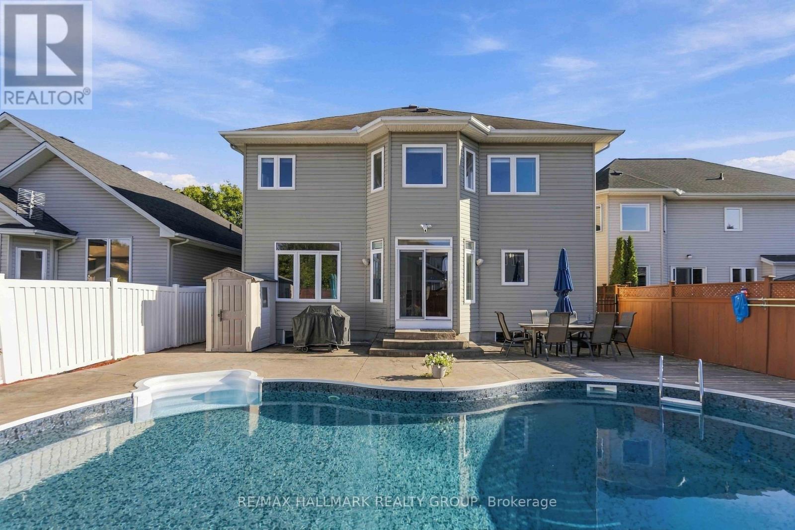 212 JANET WAY - 47