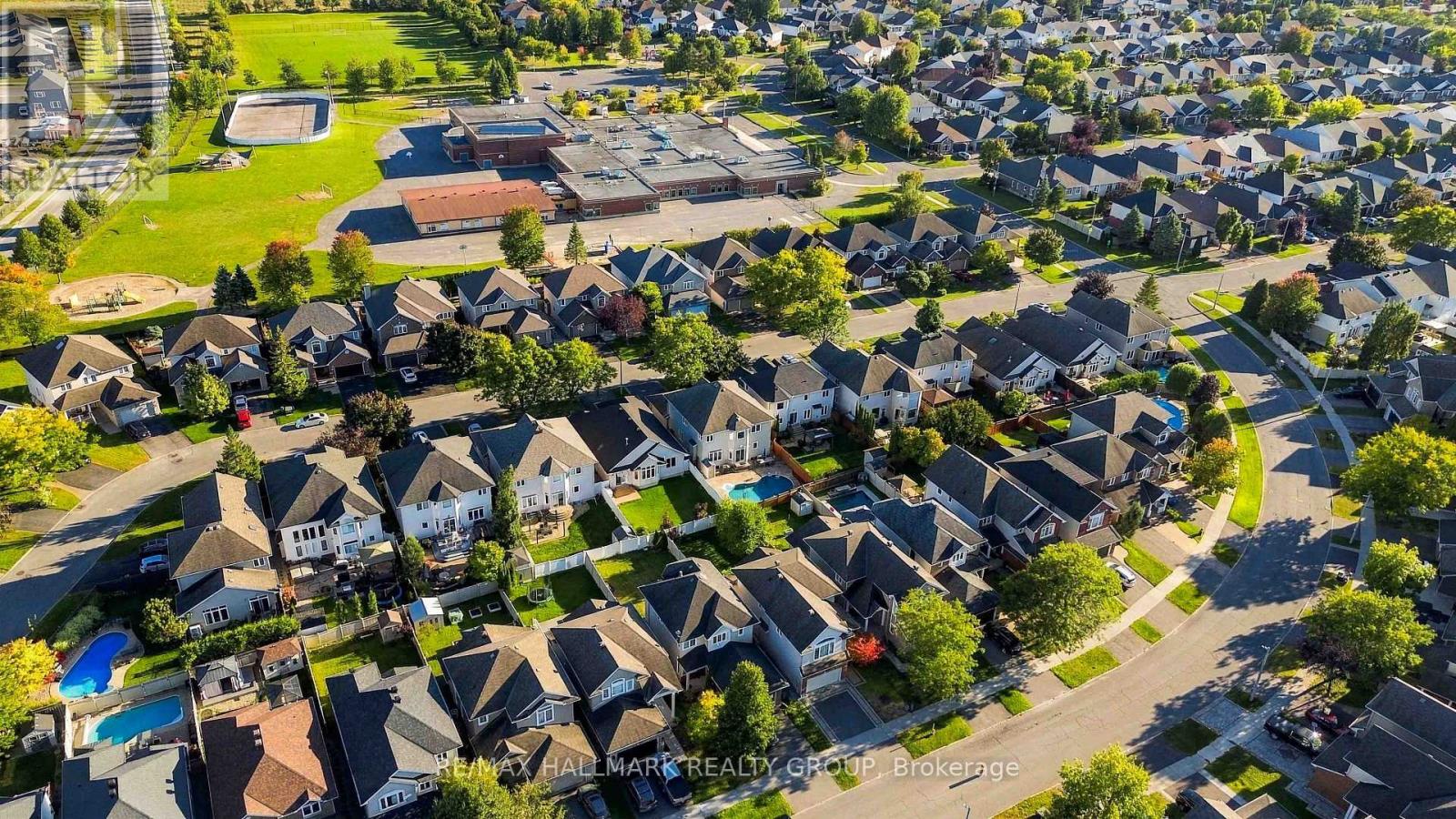 212 JANET WAY - 48