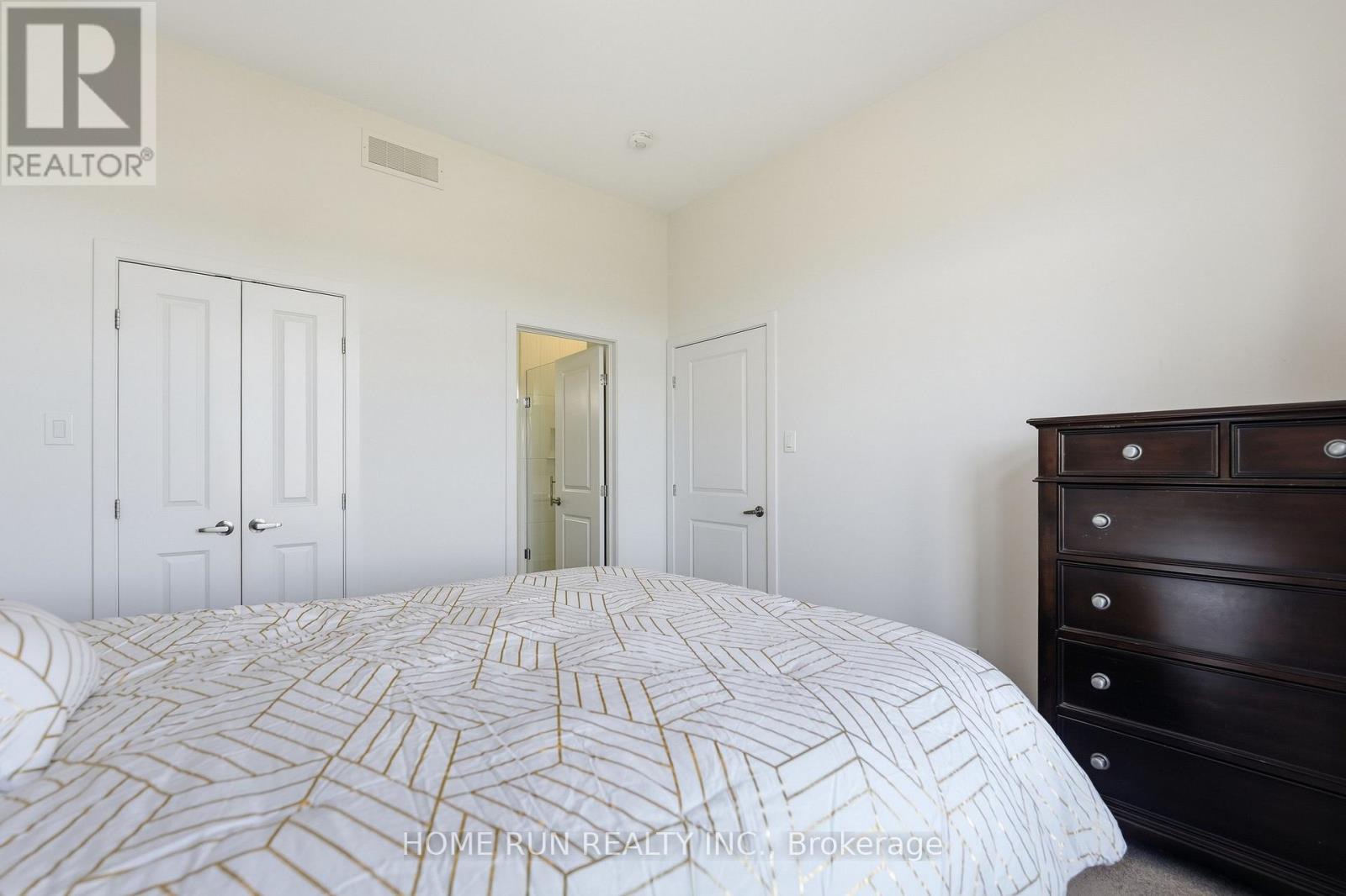 717 OCTAVE GROVE - 24