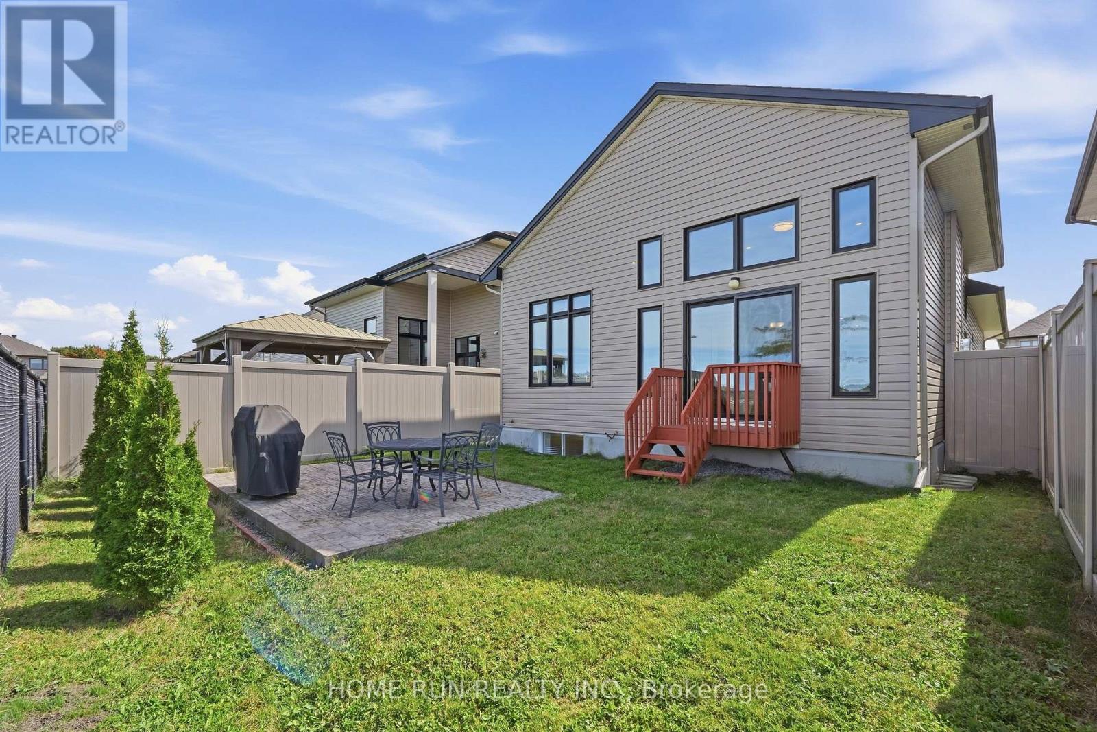 717 OCTAVE GROVE - 43
