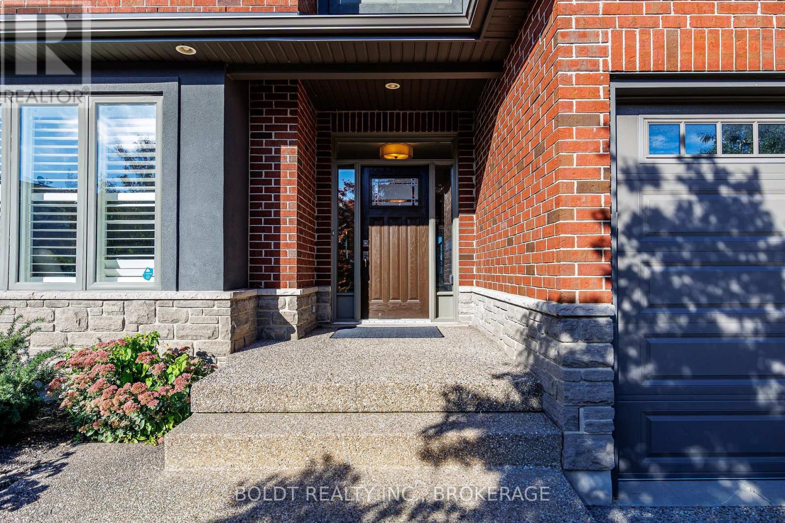 26 MATTHEWS COURT, St. Catharines (Rykert/Vansickle) — photo 3