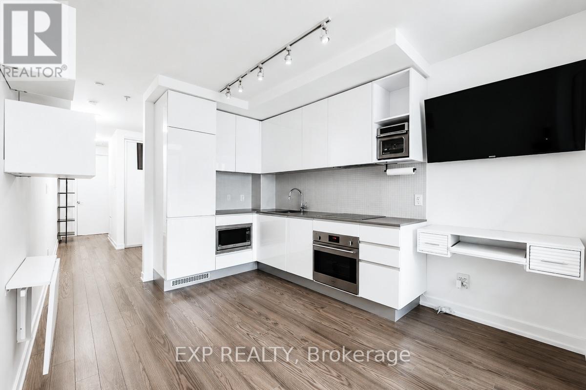 216 - 377 MADISON AVENUE, Toronto (Casa Loma) — photo 3