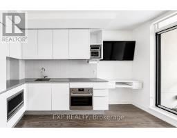 216 - 377 Madison Avenue, Toronto, ON M4V3E1 Photo 8