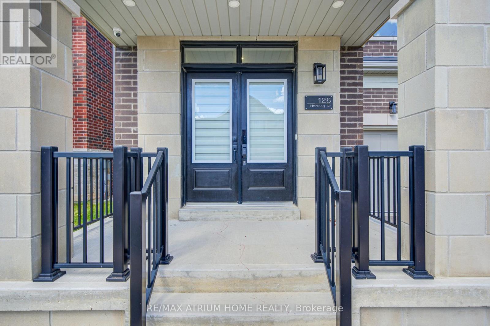 126 HARTNEY DRIVE, Richmond Hill — photo 2