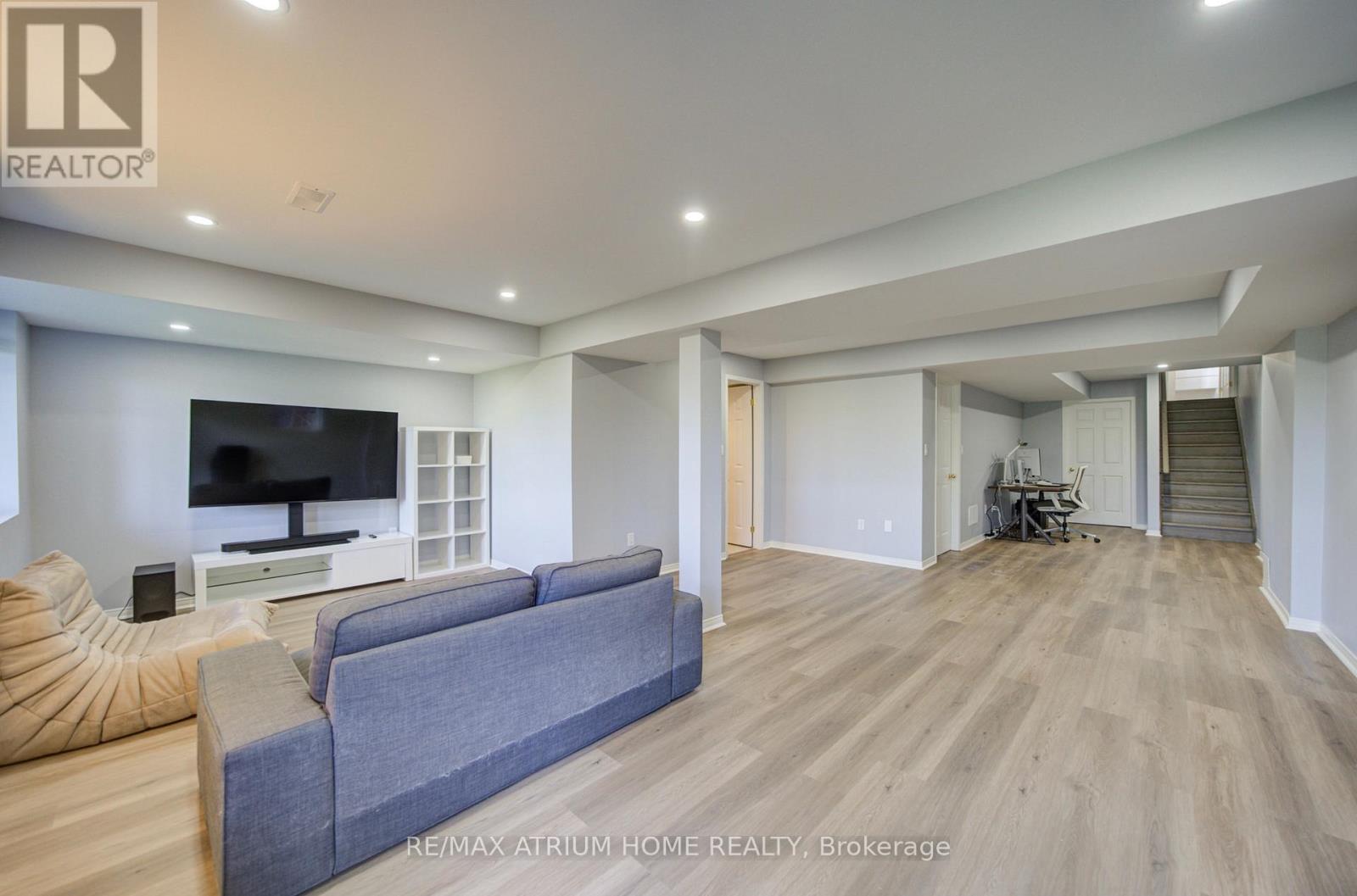 126 HARTNEY DRIVE - 33