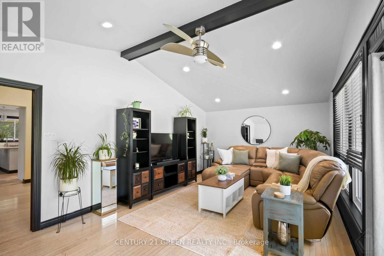 879 LAKE BERNARD ROAD S - 16