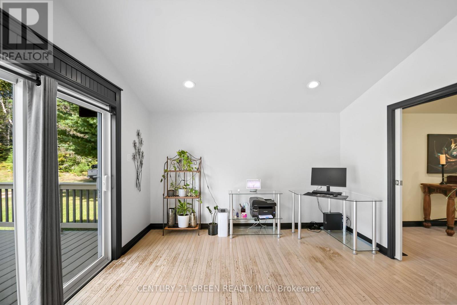 879 LAKE BERNARD ROAD S - 18