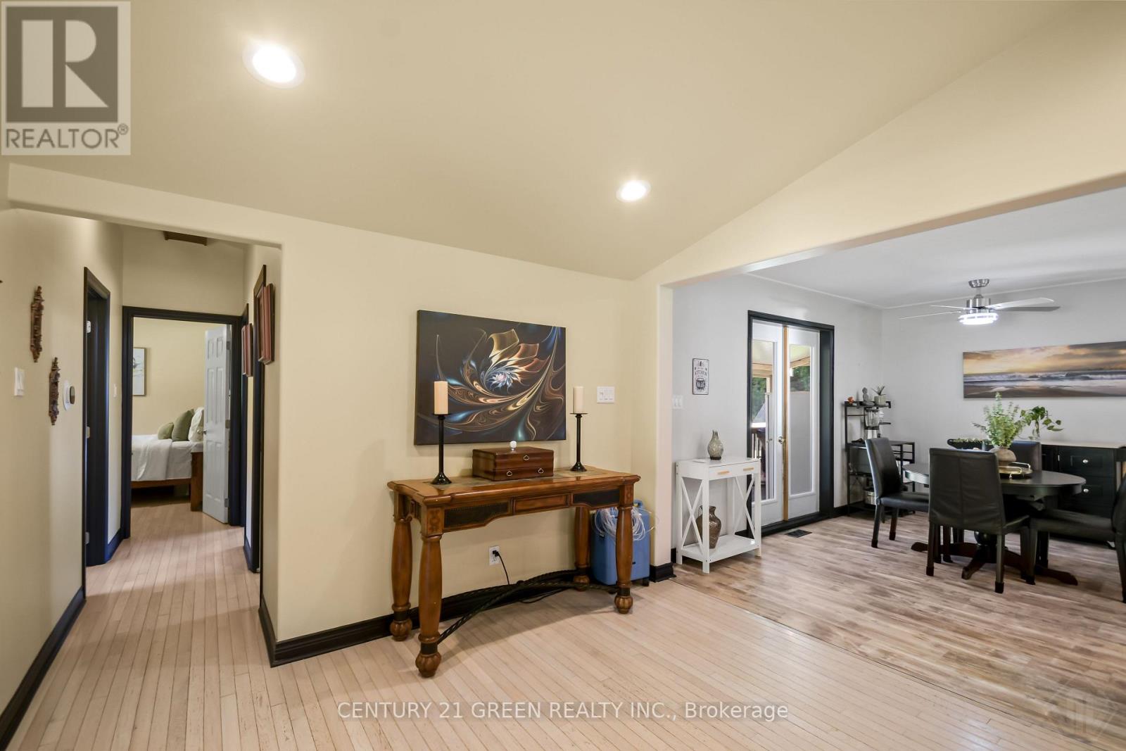 879 LAKE BERNARD ROAD S - 19