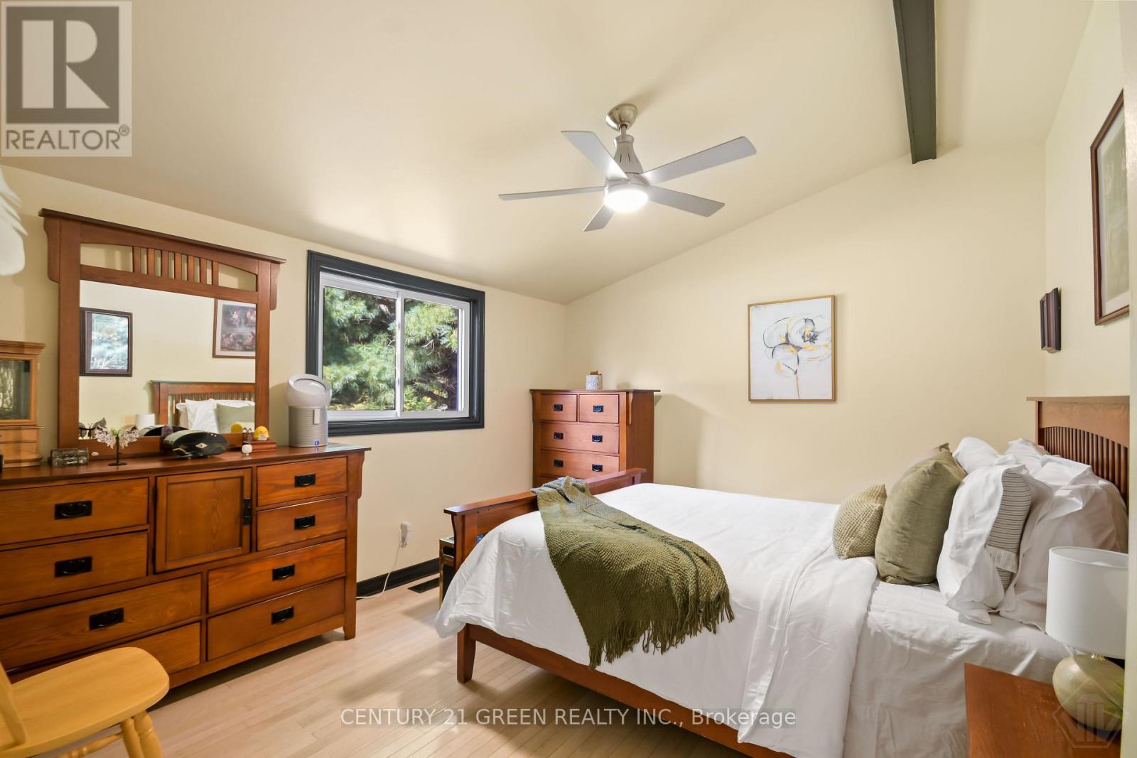 879 LAKE BERNARD ROAD S - 20