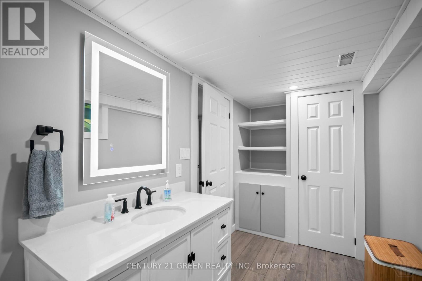 879 LAKE BERNARD ROAD S - 25