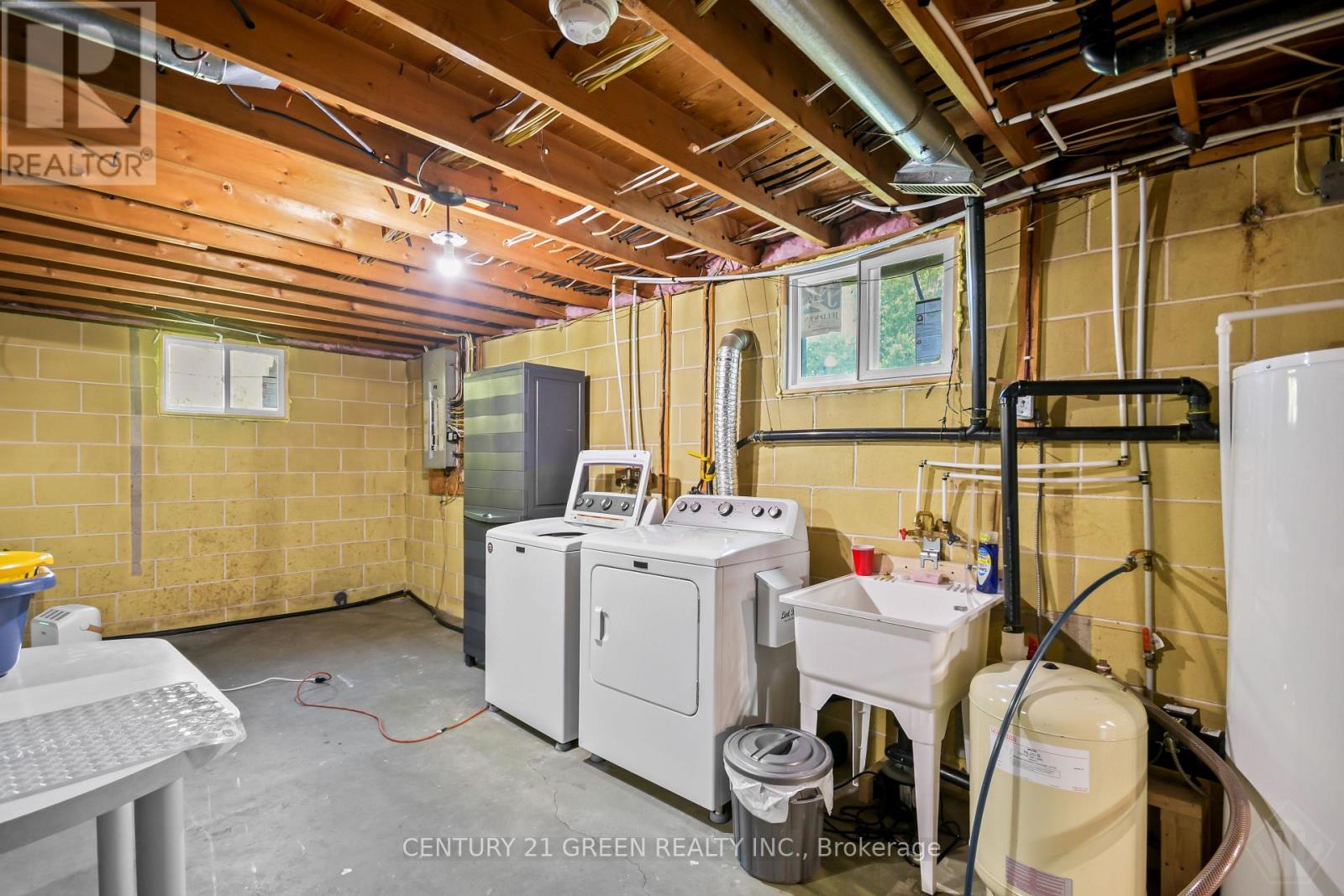 879 LAKE BERNARD ROAD S - 28
