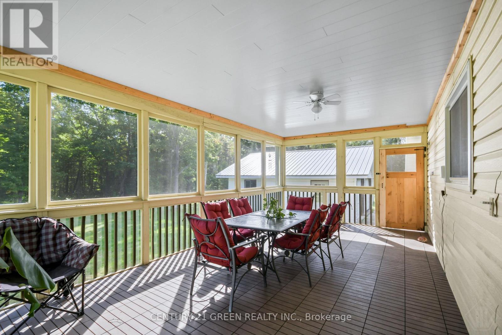 879 LAKE BERNARD ROAD S - 32