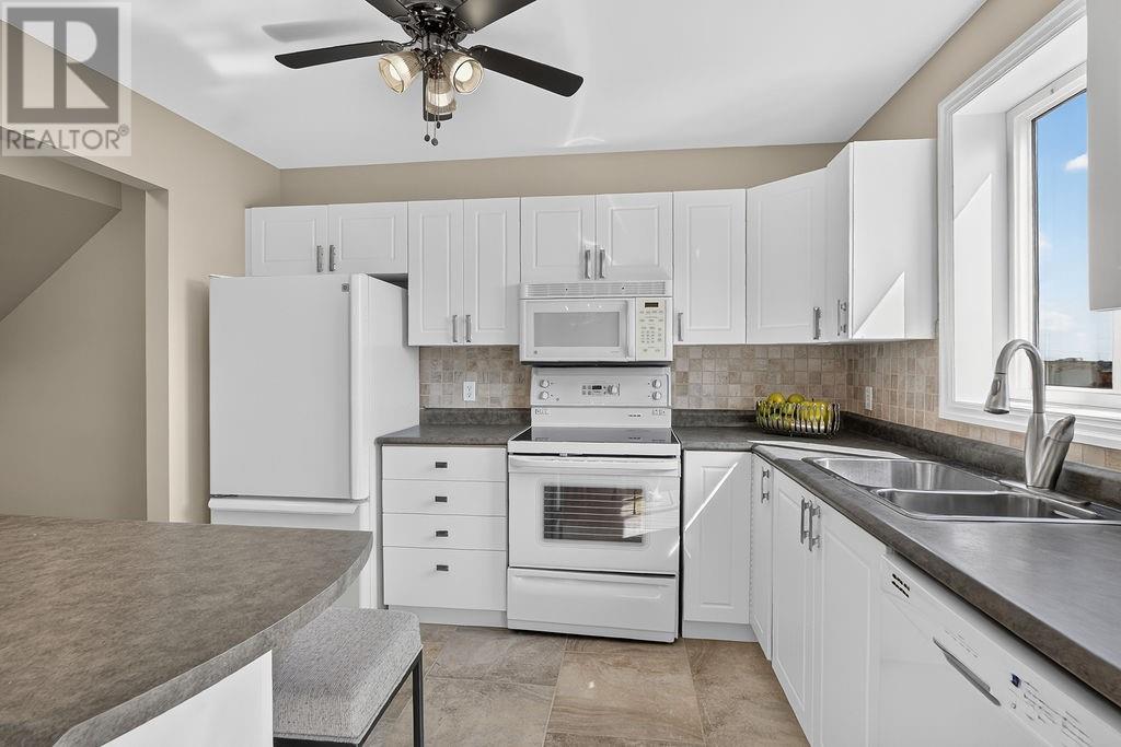 37 Timber Ridge Court, Greater Sudbury — photo 2