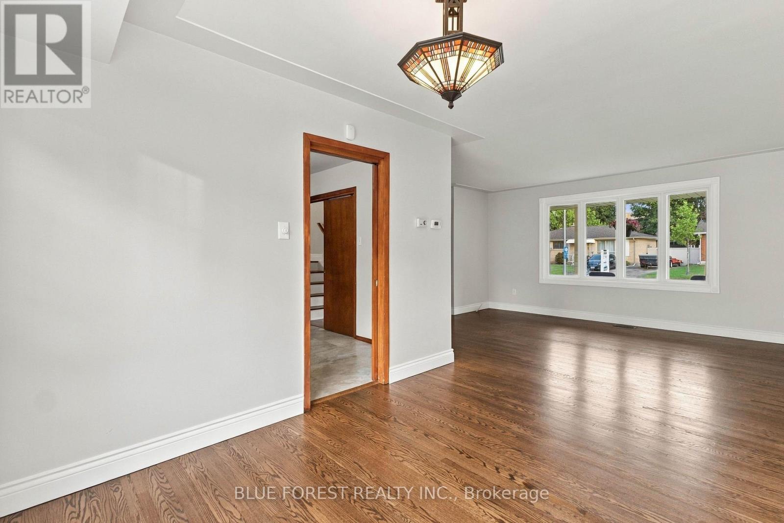 1260 VICTORIA DRIVE - 10