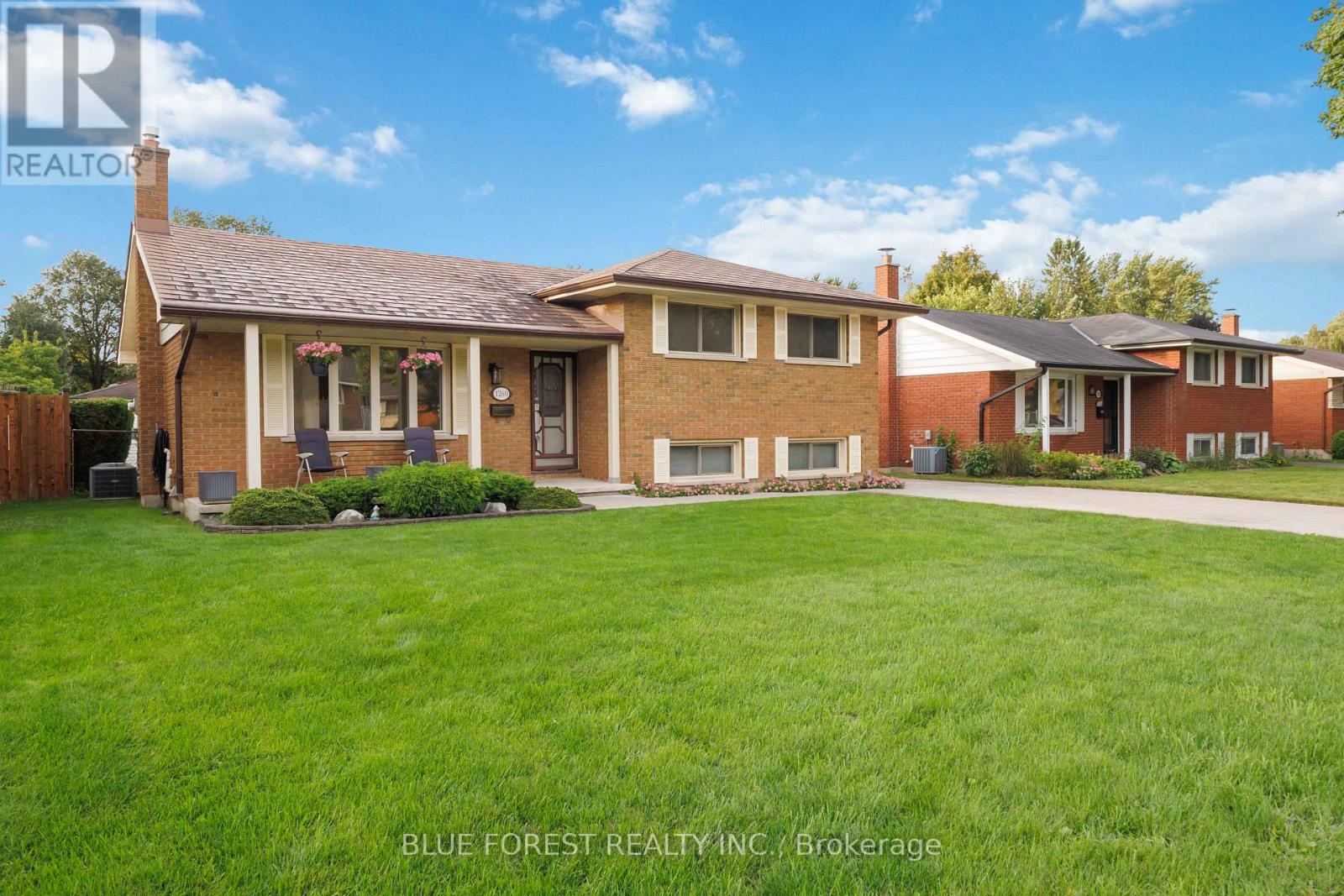 1260 VICTORIA DRIVE - 3