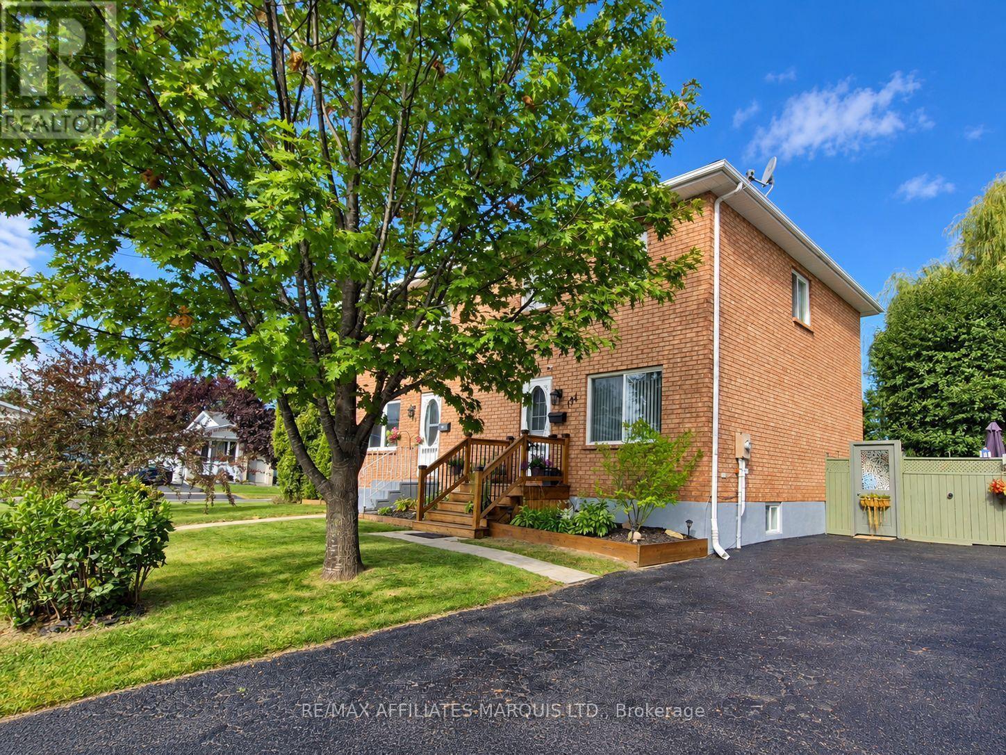 194 ELSIE AVENUE, Cornwall