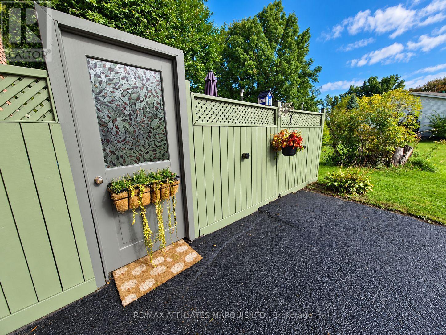 194 ELSIE AVENUE - Image 32