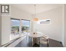 Kitchen - 104 View Way, Penticton, BC V2A0A6 Photo 12