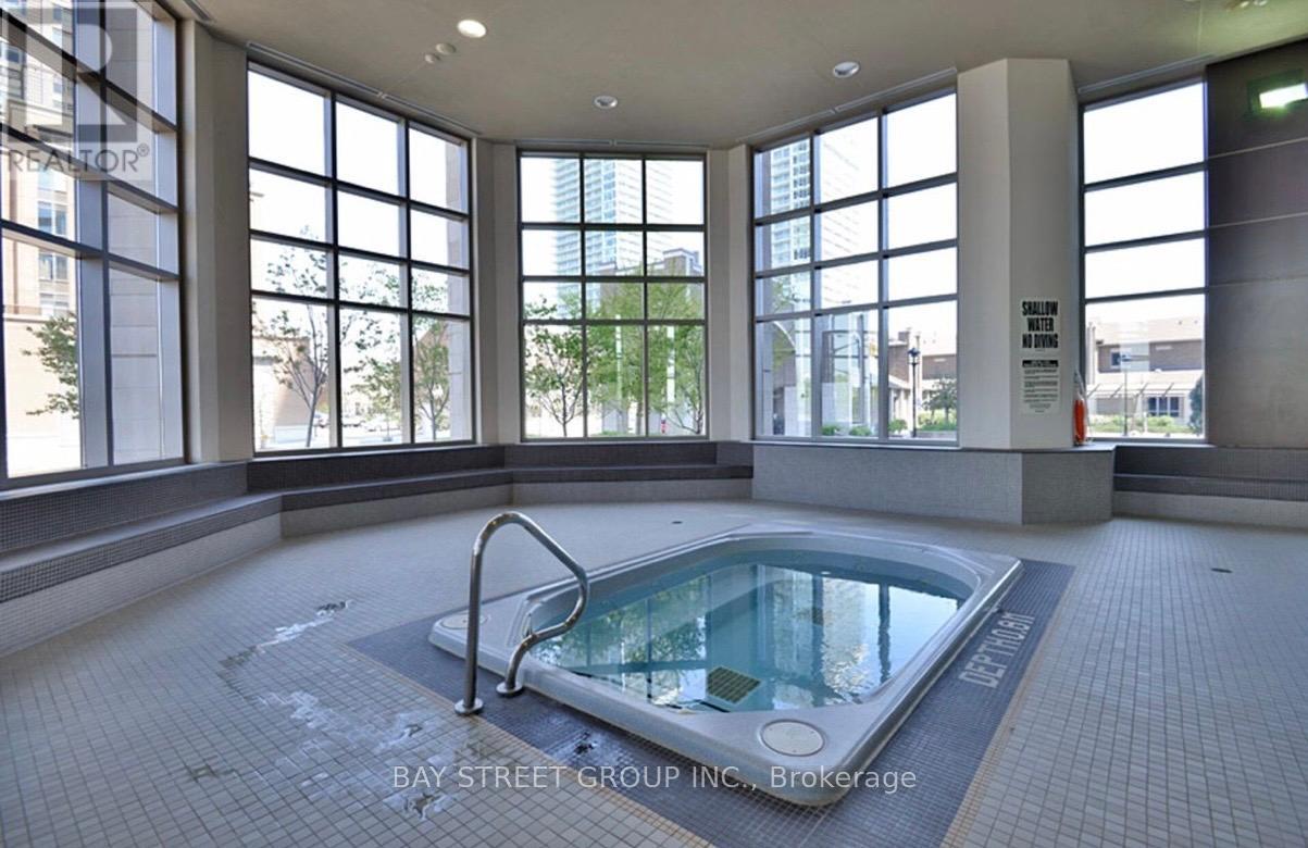907 - 388 PRINCE OF WALES DRIVE, Mississauga (City Centre) — photo 6