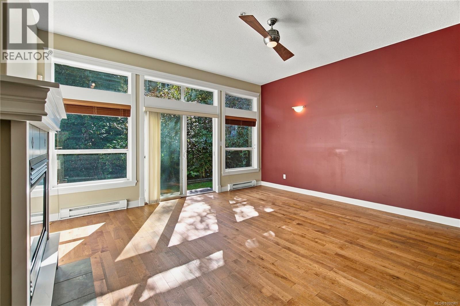6179 Strathcona Pl - 18