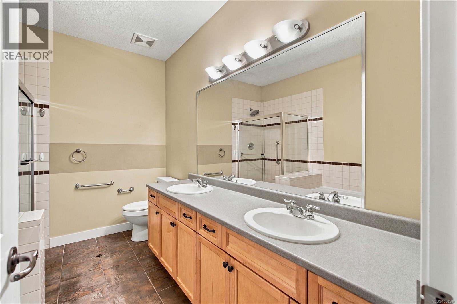 6179 Strathcona Pl - 22