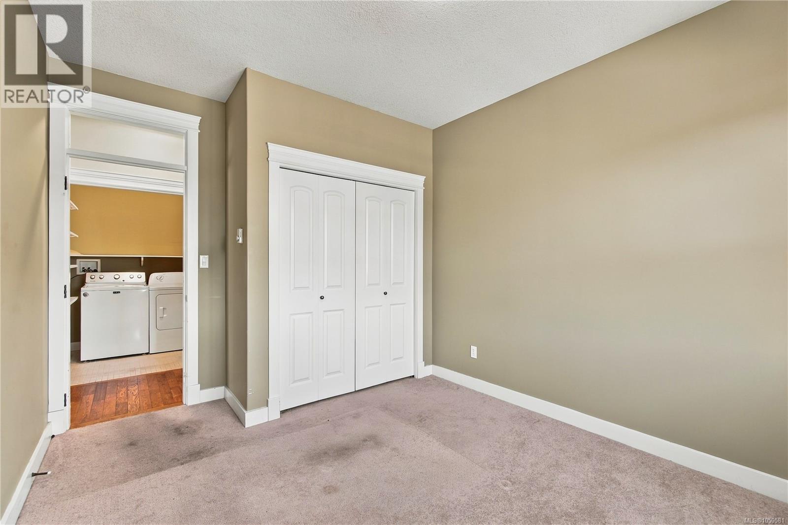 6179 Strathcona Pl - 26